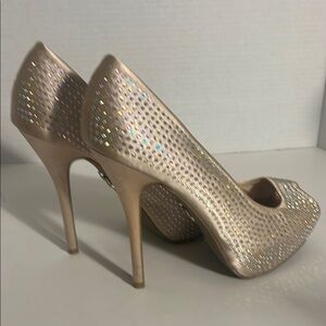 Jennifer Lopez Elegant Beige High Heels with Rhinestones - S1